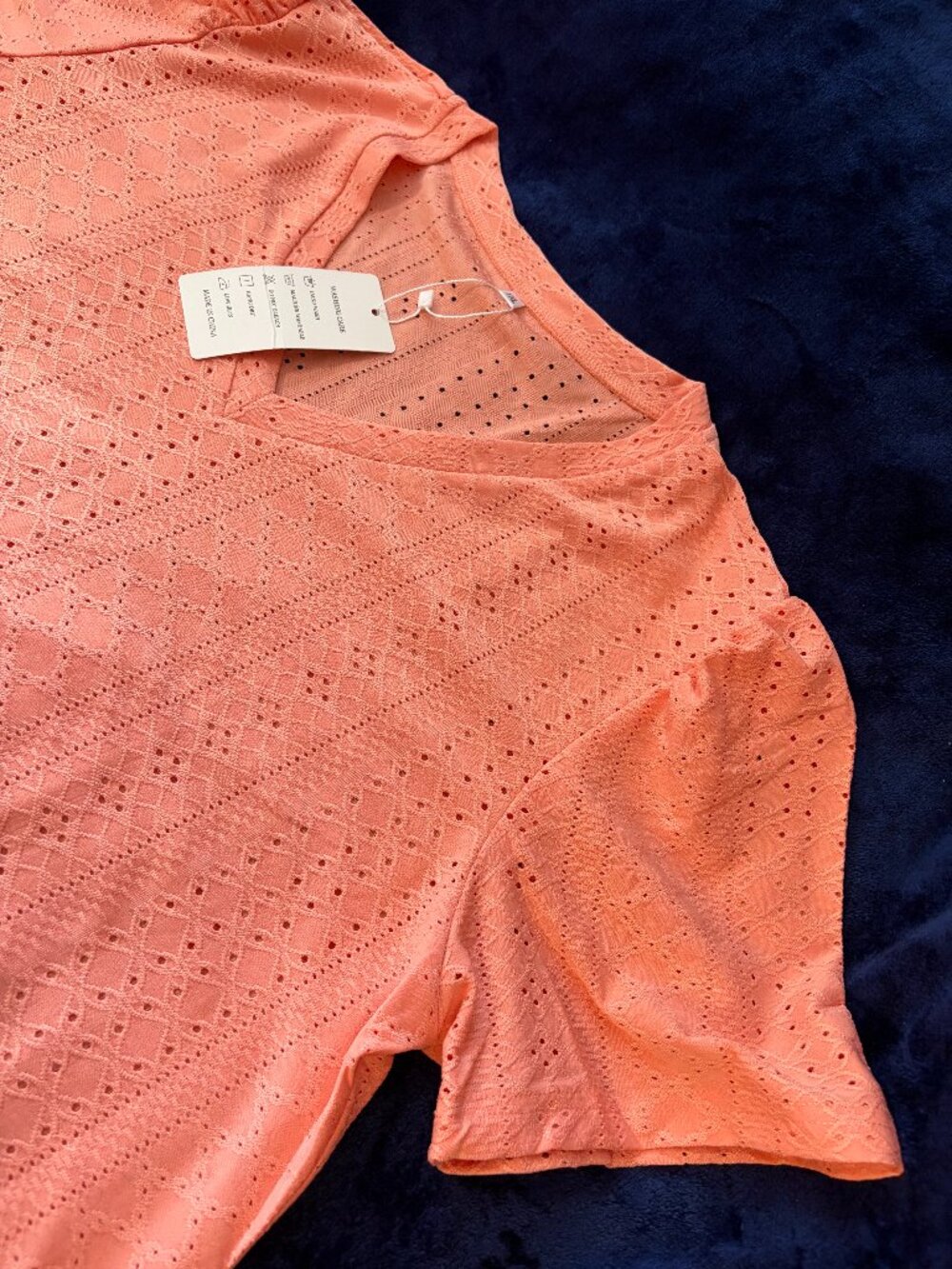 Bright Coral Summer T-Shirt, Size XL, Soft & Vibrant Casual Tee for Spring Event